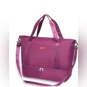 Travel Duffle Bag with a with Shoe Compartment in dark purple (Wine red)